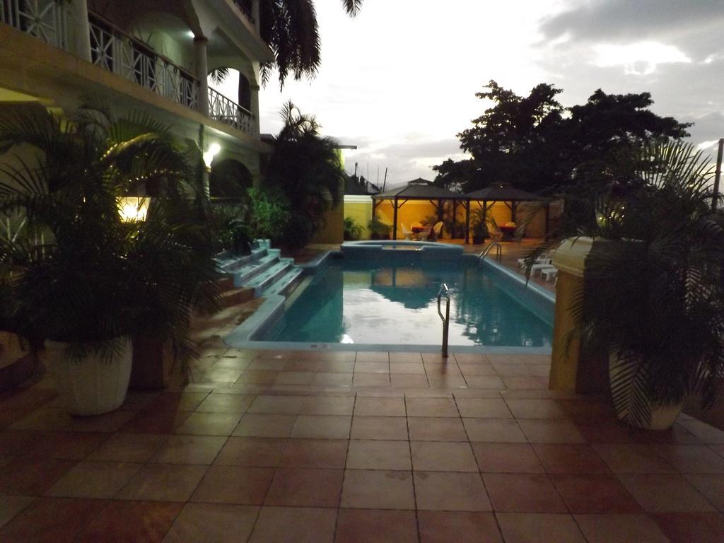 Grandiosa Hotel Бухта Монтего Экстерьер фото