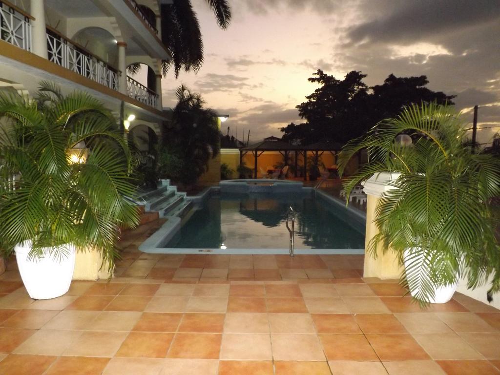 Grandiosa Hotel Бухта Монтего Экстерьер фото